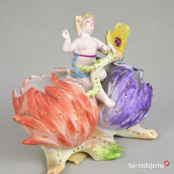 Figurka amorek i kwiaty w stylu secesyjnym Porcelana i szkło mazowieckie Pomiechówek