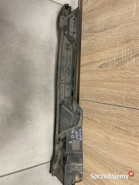 Toyota Auris osłona R 5382702020 R Kozubszczyzna