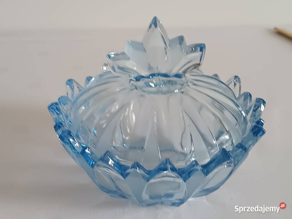 Szklana błękitna bombonierka Porcelana i szkło Gorlice sprzedam