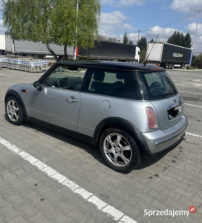 Mini Cooper 16 benzyna 2002r manualna Pilzno