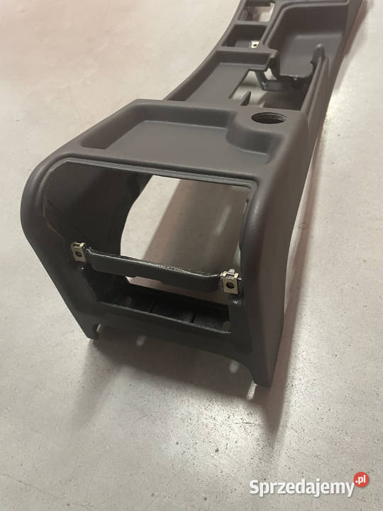 Nowy tunel środkowy Lancia Kappa Coup Radioodtwarzacze