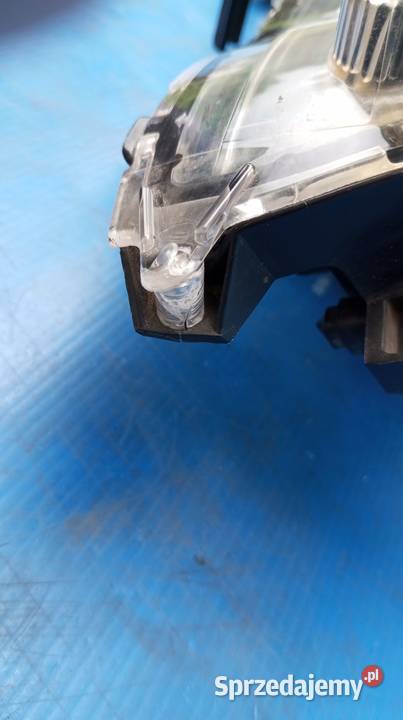 LAMPA REFLEKTOR PRAWY PRZÓD INFINITI M35 M45