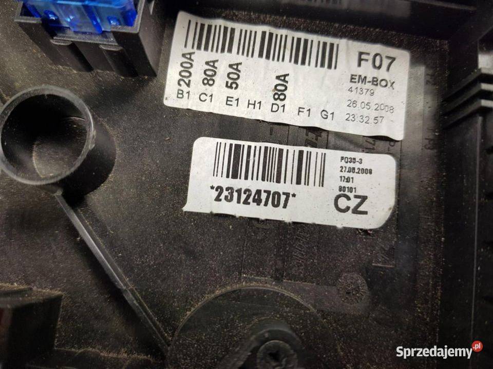 SKRZYNKA BEZPIECZNIKÓW GOLF V 1K0937125A