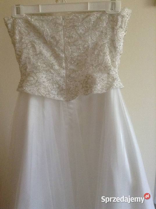 Długa suknia okolicznościową z haftowanym Opole