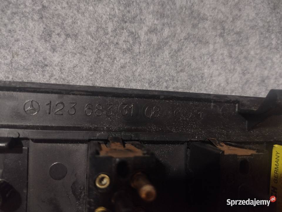 Mercedes W123 Panel tunel środkowy OE1236833108