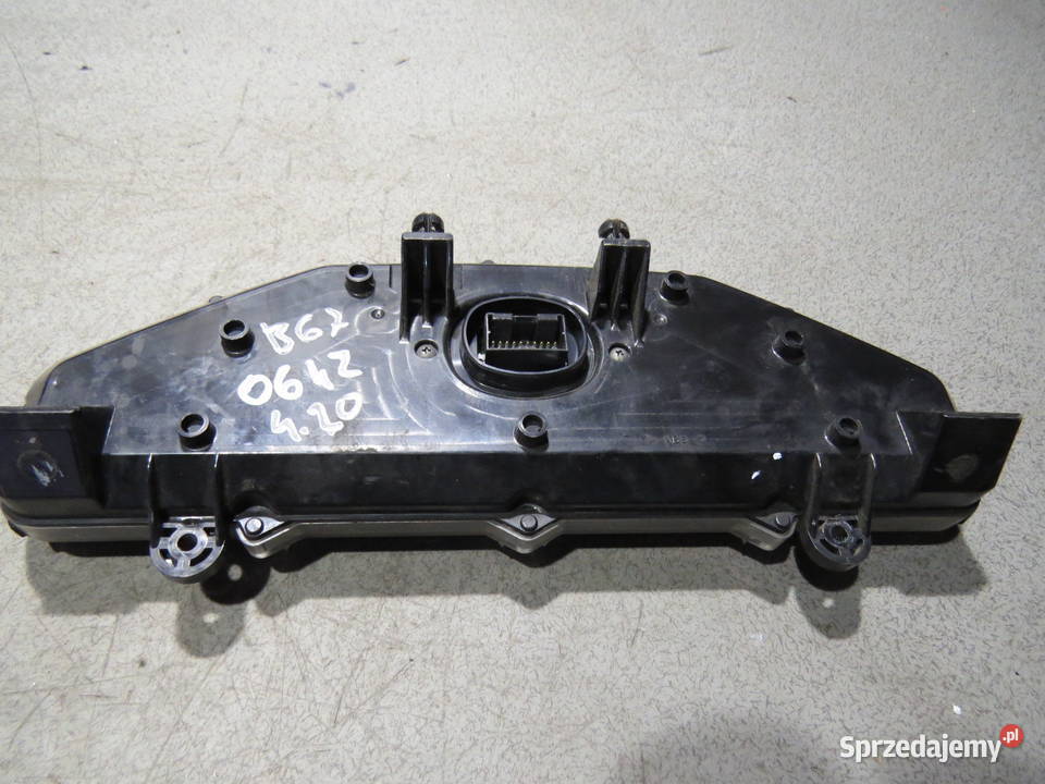 SUZUKI BURGMAN 650 05 licznik zegarfy zegar