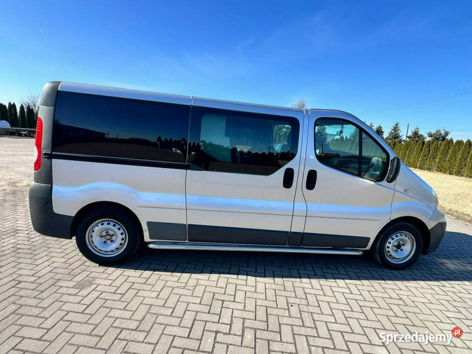 Renault Trafic 20dci 5 welurowa tapicerka Kutno sprzedam