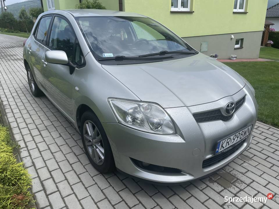 Toyota Auris I 16 124 2008 Garażowany 1598cm3