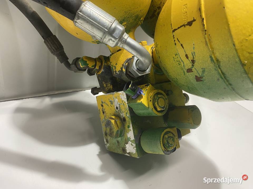 KOMPLETNY ZAWÓR TLS JOHN DEERE 7930 RE199207