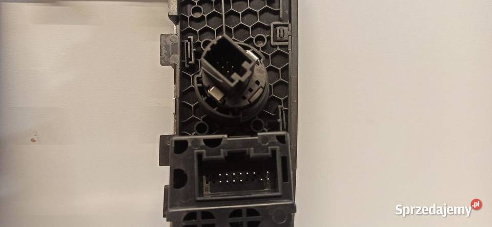 AUDI A6 C7 PANEL RADIA NAWIGACJI ANGLIK