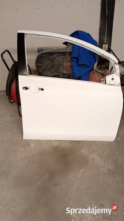 Toyota Yaris drzwi prawe Sokołów Małopolski