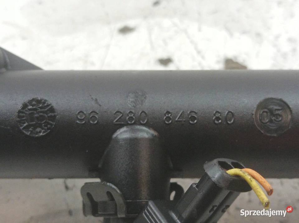 LISTWA WTRYSKOWA 9628084680 20 16V Peugeot 407 I