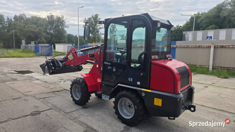 Ładowarka AT220 KUBOTA D1105 4x4 2 t udźwig 800 Rok produkcji 2024 Grodziec