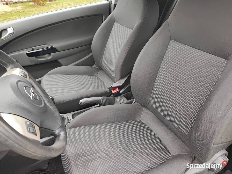 Opel corsa D 3d 10 2009 listopad 125 0 rdzy kat Wołów