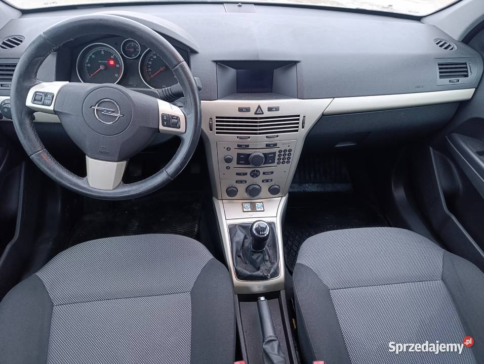 Opel Astra H 17 110 2009r Hak z157 diesel Brdów