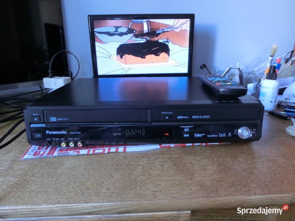 Nagrywarka DVD/VHS/HDD Panasonic z pilotem.