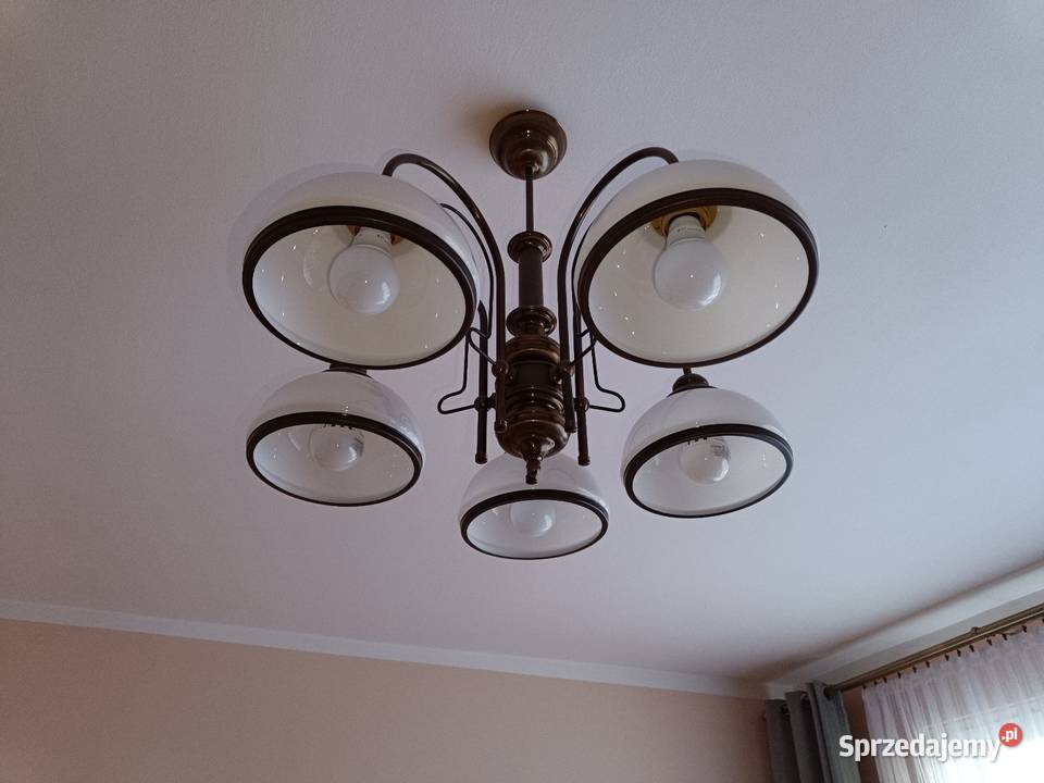 Żyrandol i lampka nocna Police