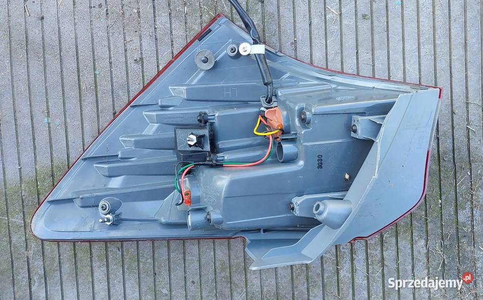 Hyundai IX20 ix20 lampa tył lewab tylna Byków