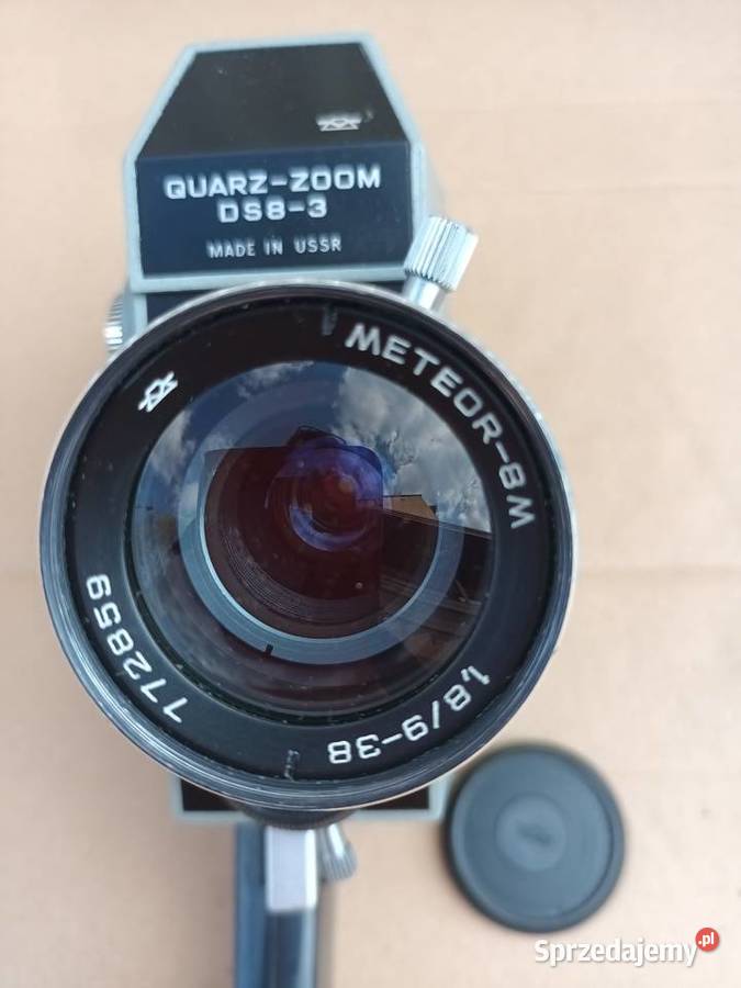 Stara kamera analogowa 8mm QuarzZoom DS83 etui