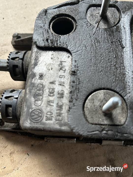 Lewarek zmiany biegów touran 16fsi 1k0711061a osobowe Grudziądz