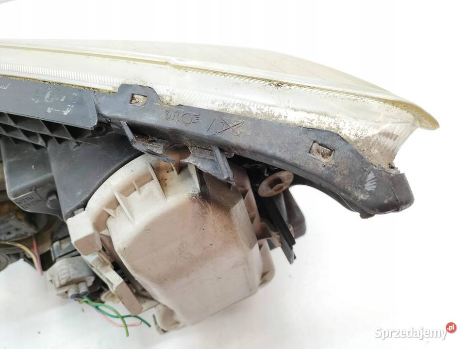 LAMPA PRZÓD PRAWA SOCZEWKA T25 Toyota Avensis II sprzedam