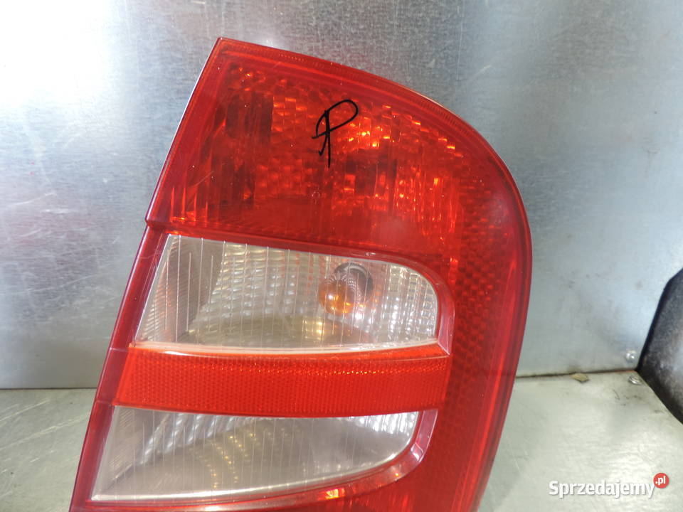 SKODA FABIA 1 HB LAMPA PRAWY TYŁ