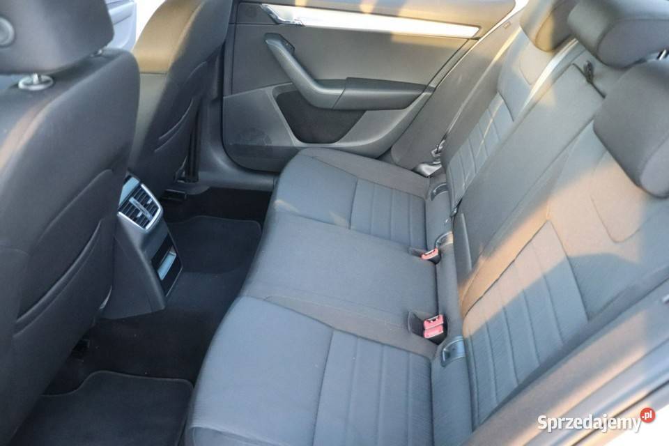 koda Octavia krajowy1właścicielserwisowanyFa lakier metallic Opole