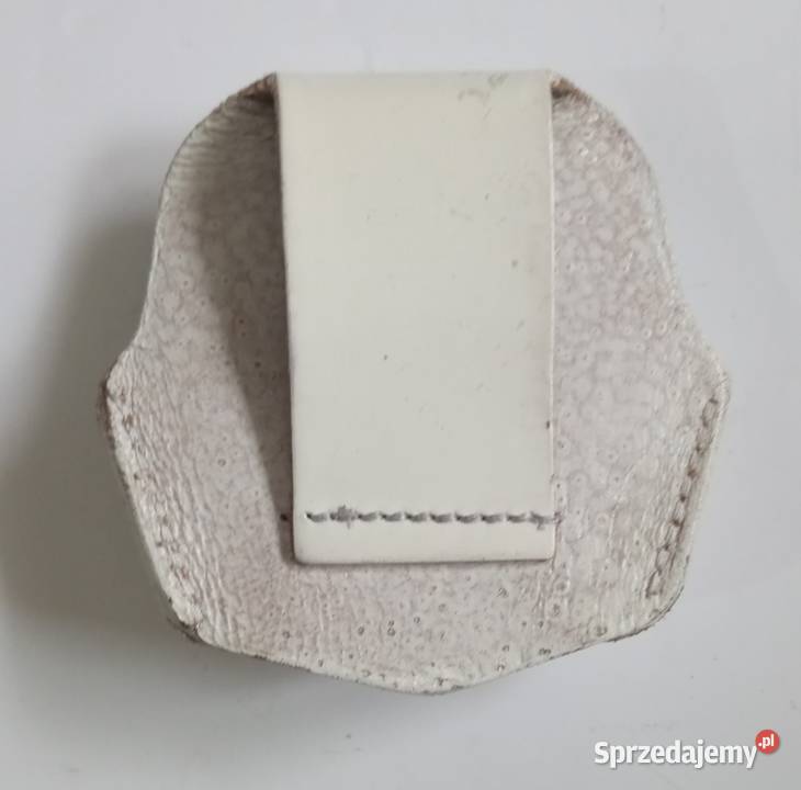 Etui koloru białego zapinane na klips mocowane Antyki, Sztuka, Kolekcje dolnośląskie Prusice