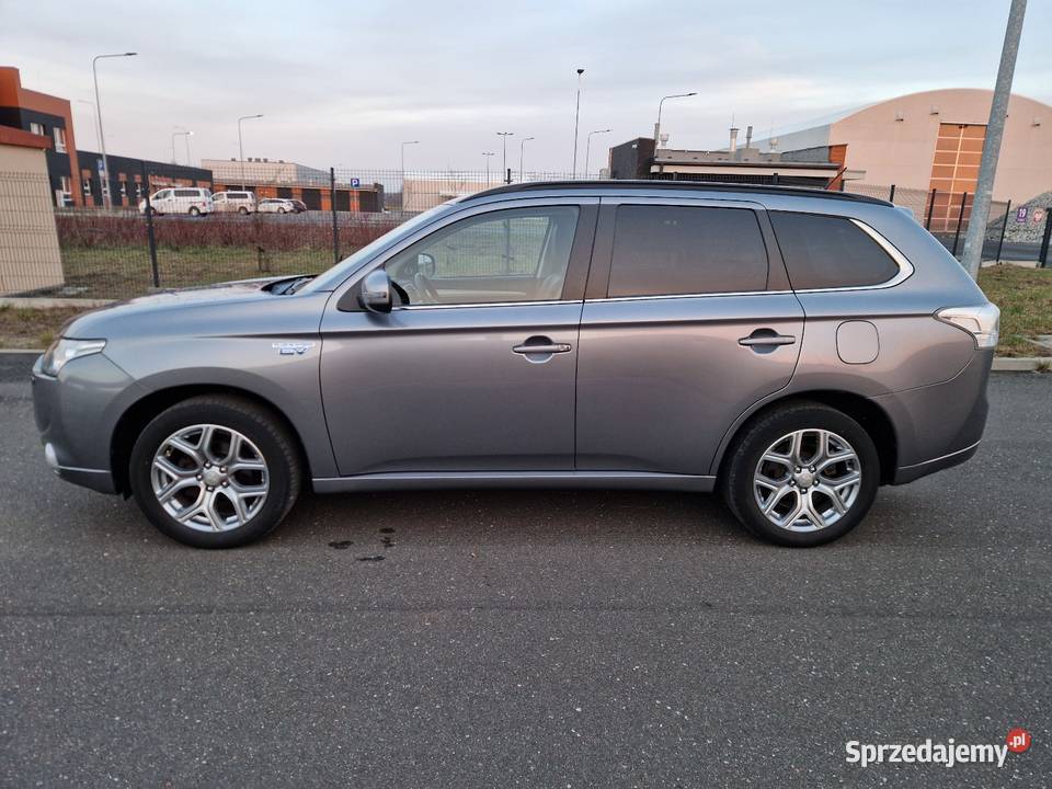 Mitsubishi Outlander 20 PHEV Instyle 4X4 Nadma sprzedam