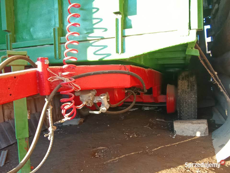 Przyczepa z kiprem nieuszkodzony