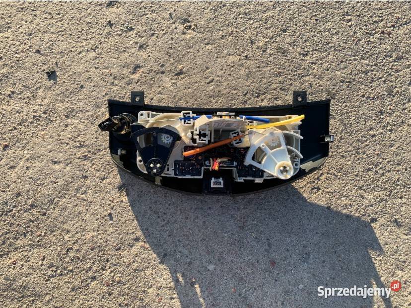 N104791R Panel nawiewu klimatyzacji Nissan micra Rok produkcji 2009 zachodniopomorskie Szczecin