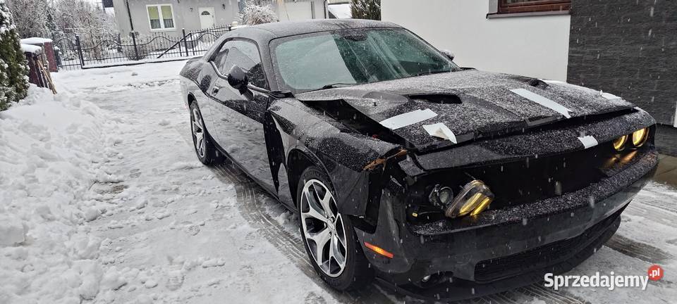Dodge Challenger 36 świeżo sprowadzony ładny