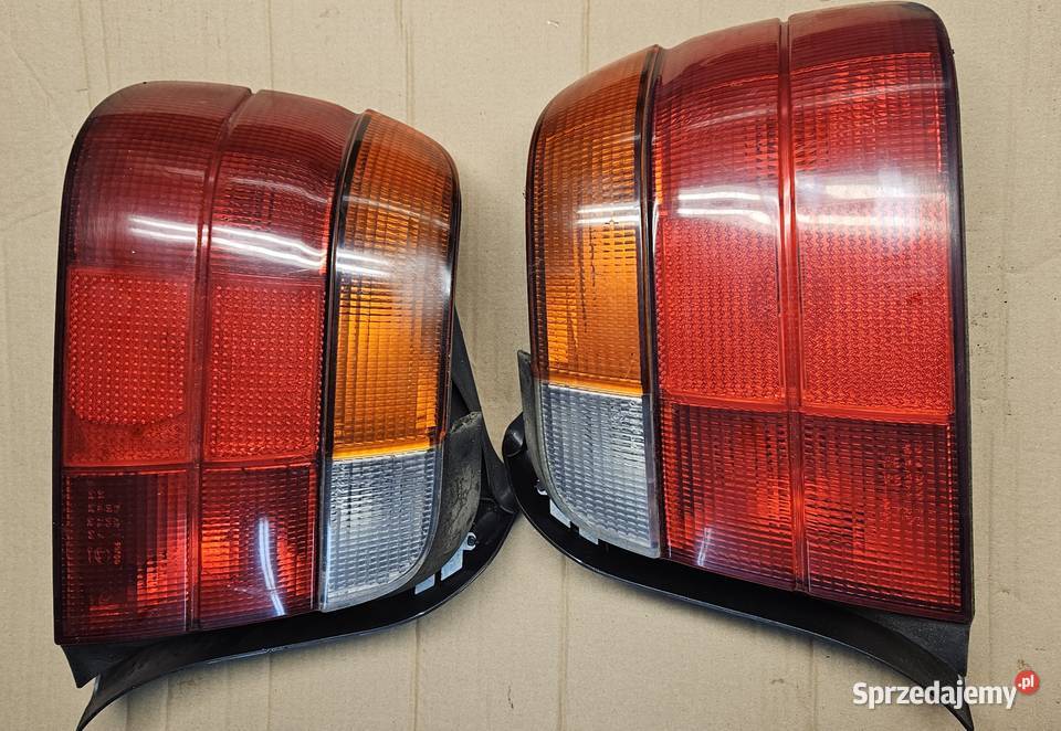 Lampy tylne BMW E36 compact Wykroty sprzedam