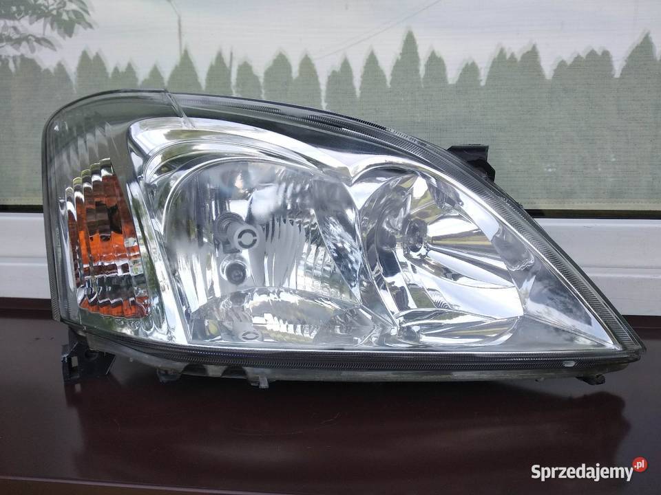 Toyota Corolla E12 lampa przednia prawa