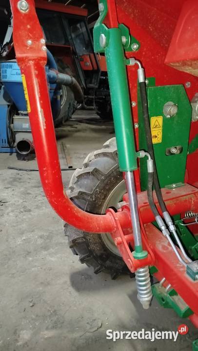 Siewnik zbożowy Agromasz SR 300 Siewniki i sadzarki wielkopolskie Czarnków