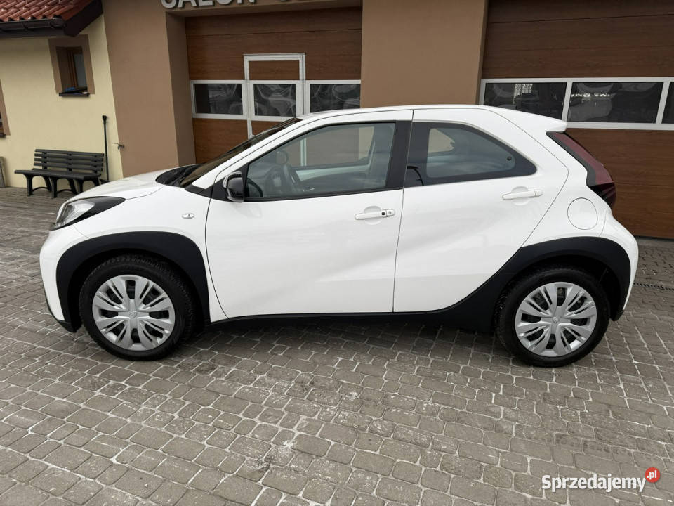 Toyota Aygo X 10 72 Klimatronik Kamera CarPlay gniazdo USB śląskie Orzech