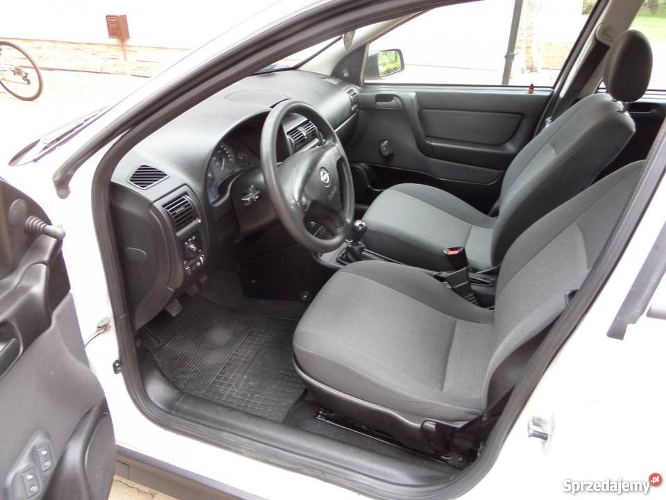 Opel Astra bialy Ząbki