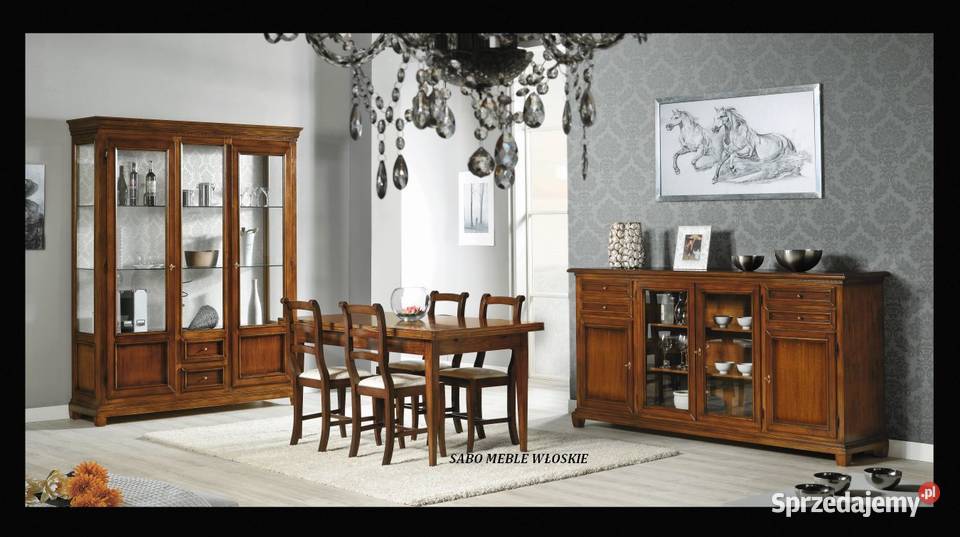 Klasyczna komoda drewniana ze szklanymi drzwiami Przemyśl