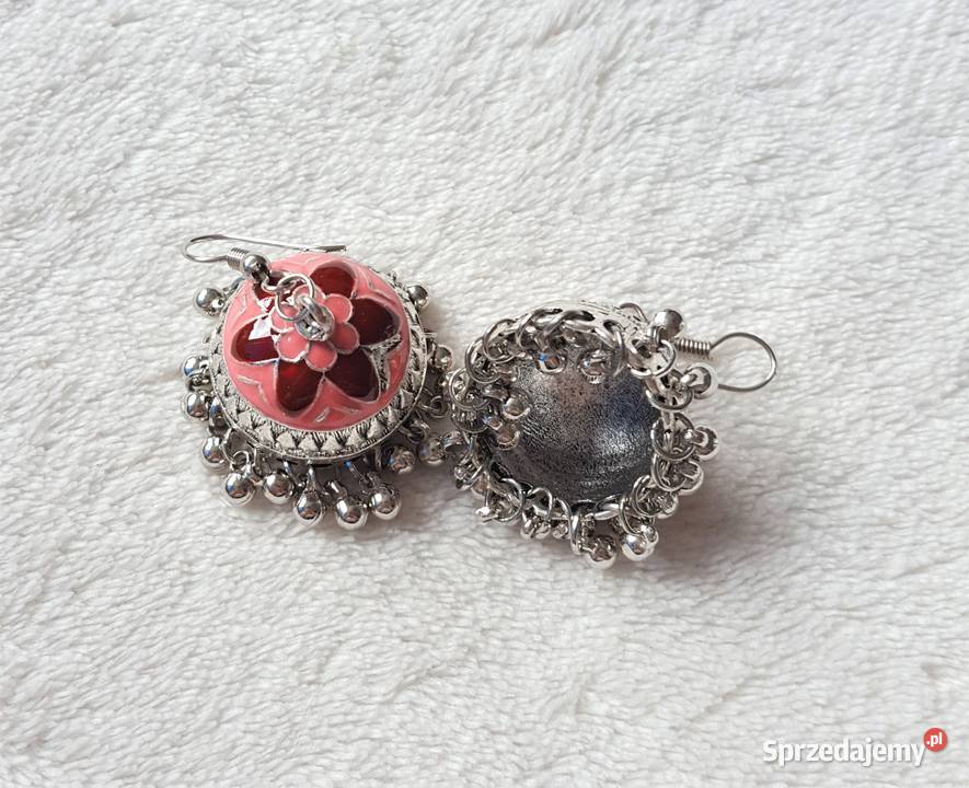 Nowe kolczyki indyjskie dzwonki srebrny kolor