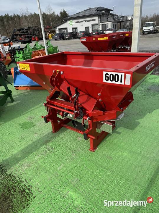 Rozsiewacz do nawozów dwutarczowy TYTAN STRUMYK