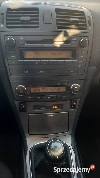 Toyota Avensis Kombi 18 Benzyna z potwierdzonym Karpacz