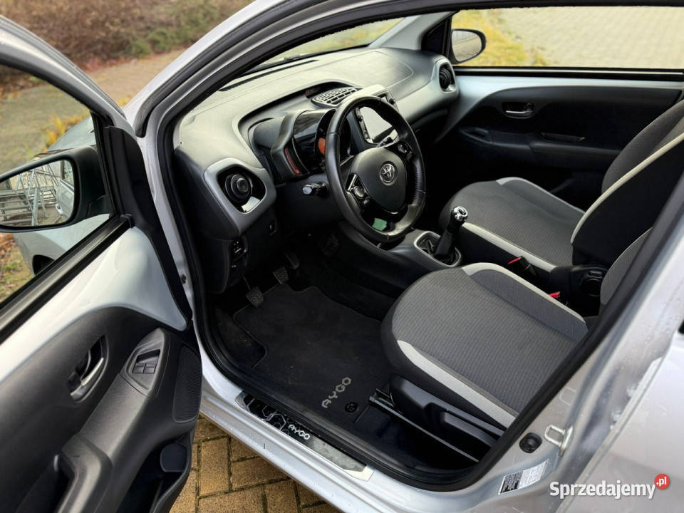 Toyota Aygo II 2014 srebrny Tarnowskie Góry