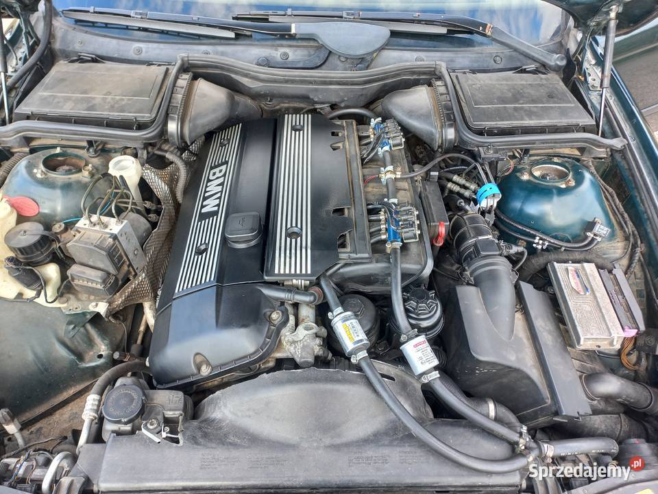 BMW E39 528i blpg 2000r sprawny dobrze zielony Żyrzyn