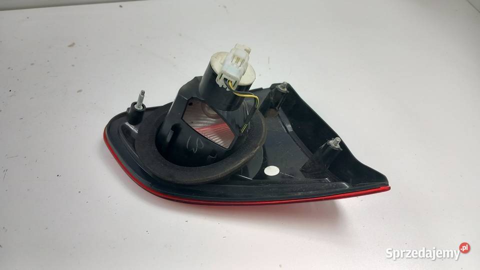 NISSAN QASHQAI J10 LIFT LAMPA TYŁ PRAWA W KLAPĘ Zbierkowo