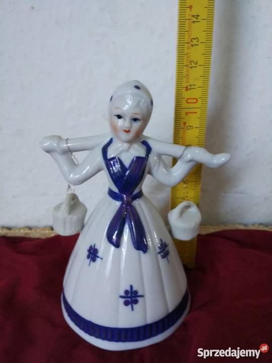 Figurka kobieta z wodą Porcelana i szkło małopolskie
