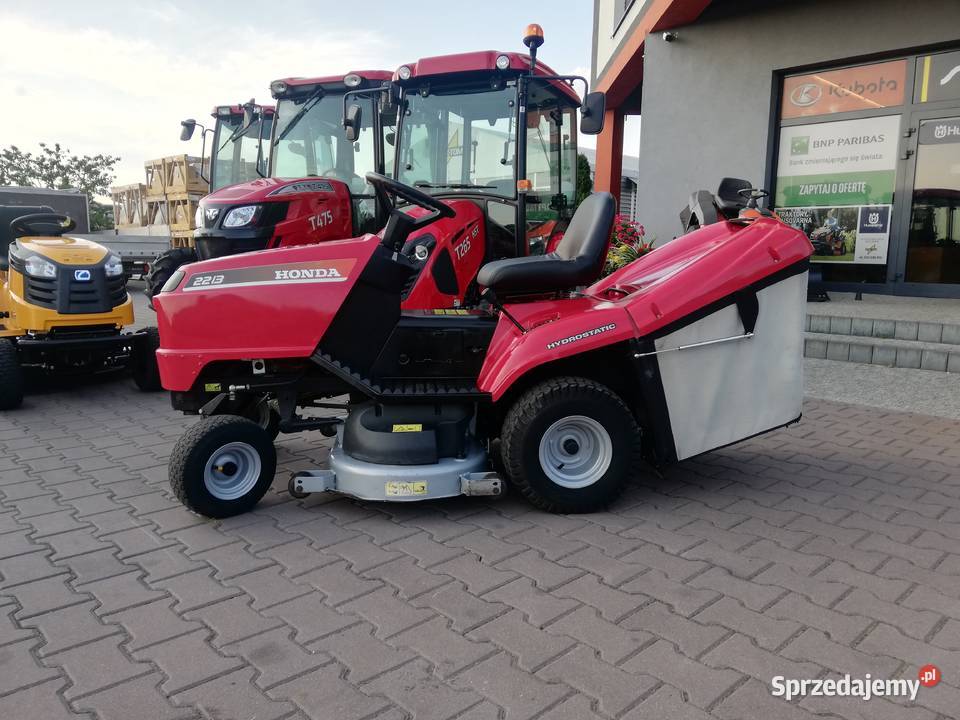 Traktor ogrodowy kosiarkaz pługiem śnieżnym Narzędzia ogrodnicze sprzedam