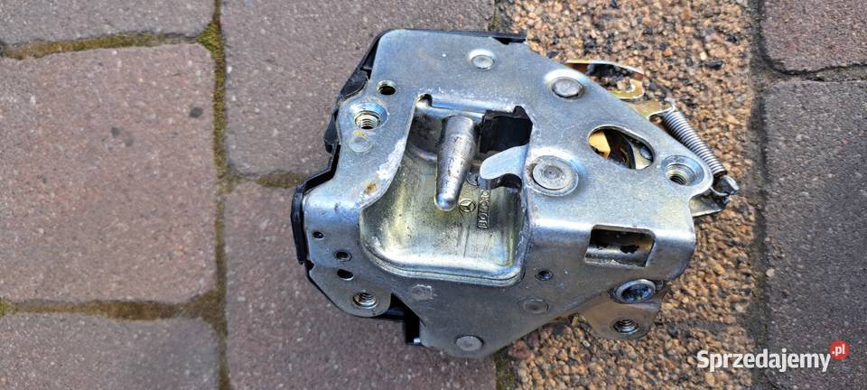 Zamek drzwi prawy przód Mercedes W123 ładny Luzino sprzedam