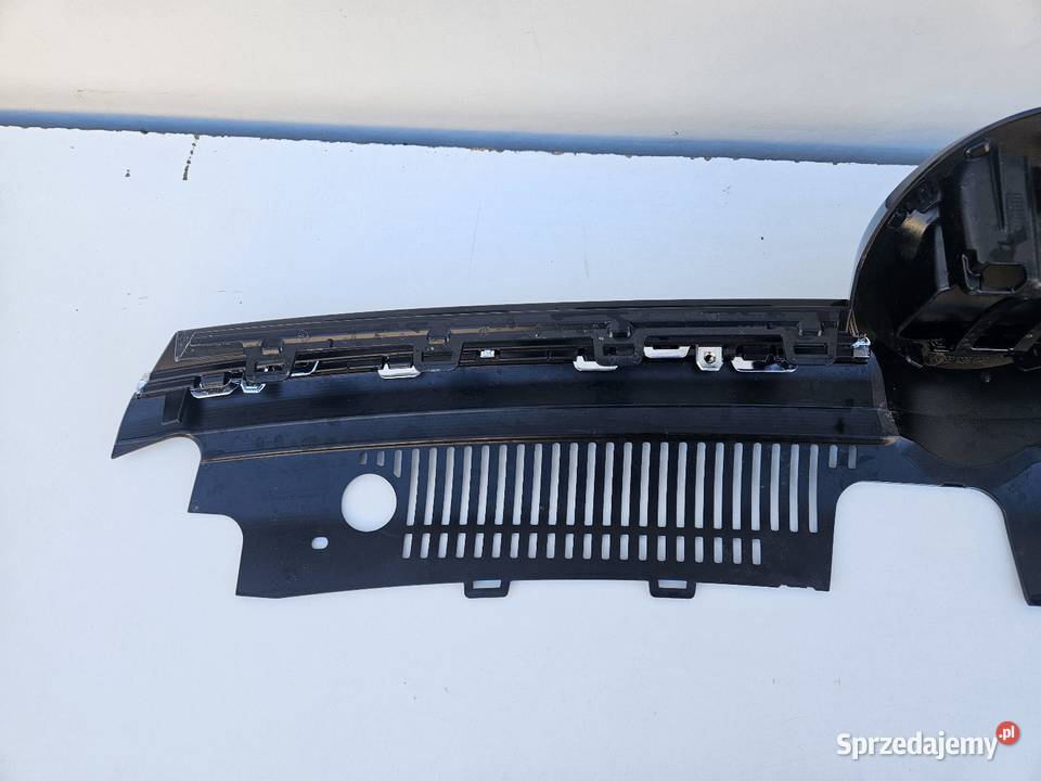 VW GOLF VIII 8 GRILL ATRAPA ZDERZAKA PRZÓD Międzychód