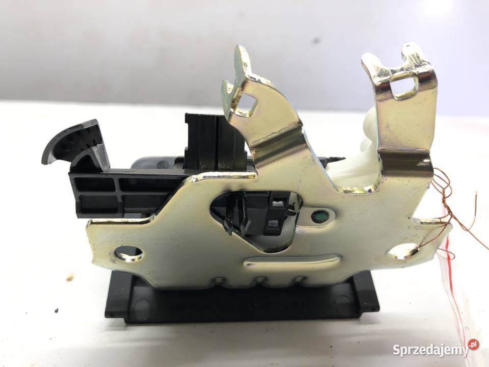 ZAMEK KLAPY TYŁ SKODA KAMIQ Crossover 5F0827505