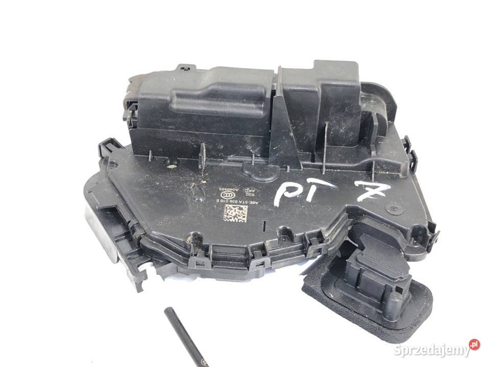 ZAMEK DRZWI PRAWY TYŁ SKODA KAROQ Hatchback